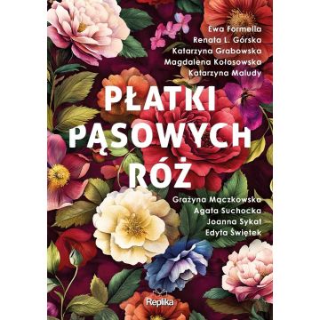 Płatki pąsowych róż