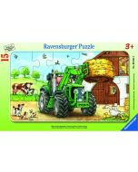 Puzzle 15 Traktor na polu
