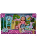 Evi na placu zabaw dla szczeniaków