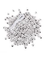 Koraliki cyferki czarne na białej bazie 40g