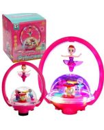 Lalka księżniczka w kuli