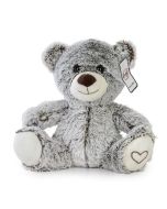 Miś brązowy siedzący z serduszkiem